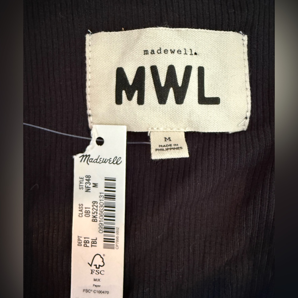 MWL Ribbed Split-Neck Crop Tank - Picture 4 of 7